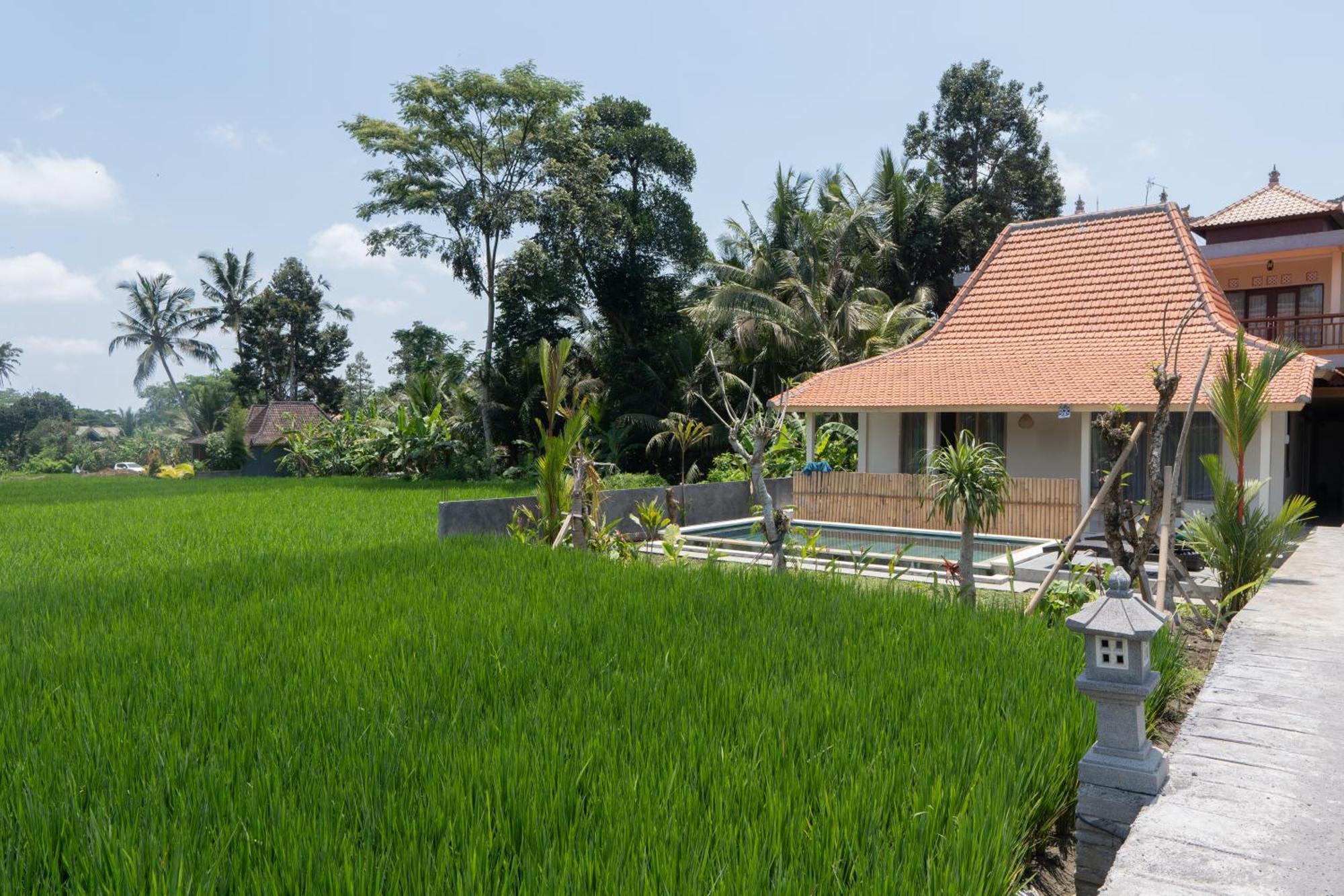 Uma Sri Dewi *
